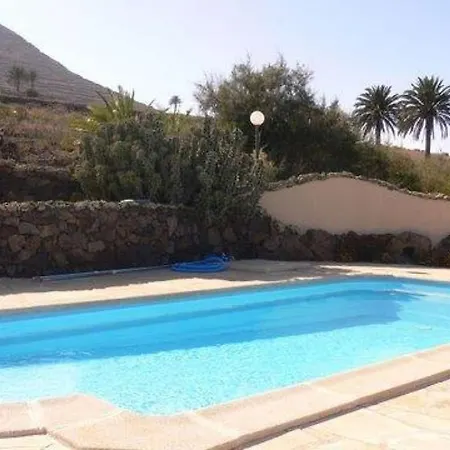 Sleeps 2 Pool Wifi T691456 *