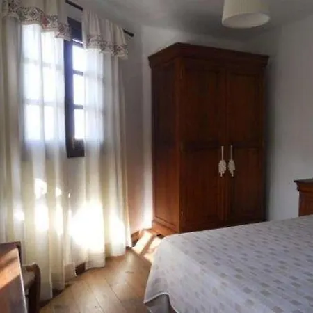 Sleeps 2 Pool Wifi T691456