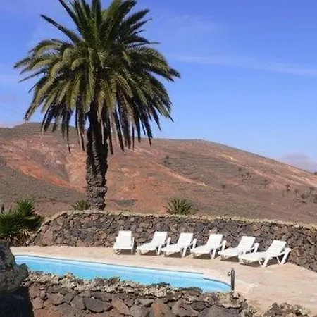 Sleeps 2 Pool Wifi T691456 *